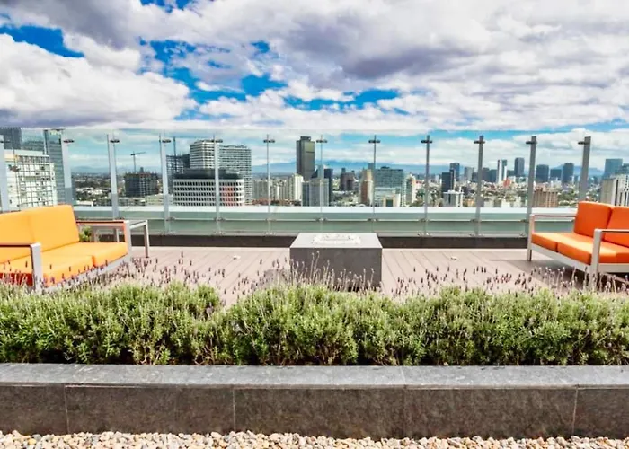 Stunning Polanco Ph Views, High Speed Wifi Apartment